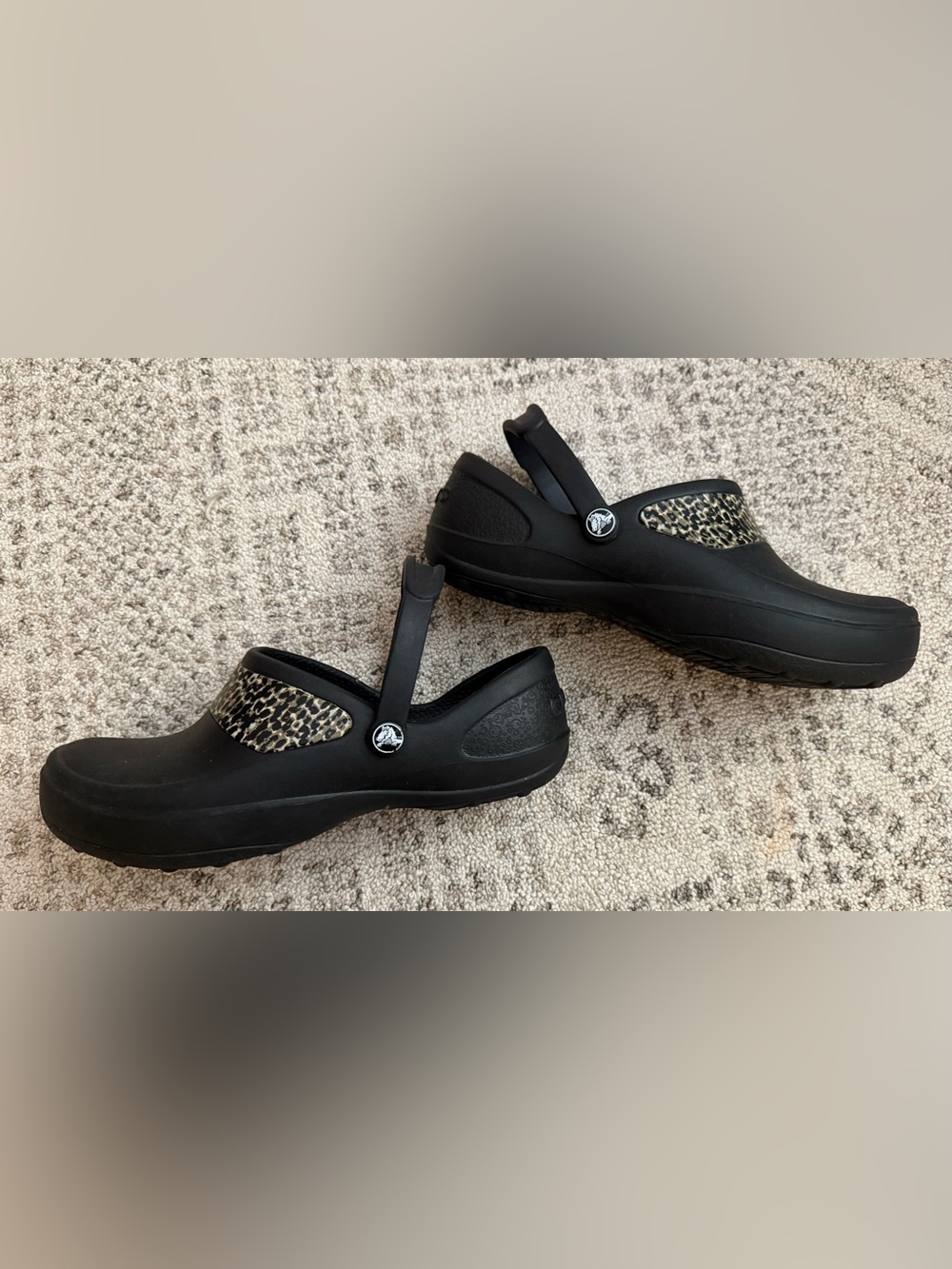 Crocs Women’s Animal Print Black Sz 9